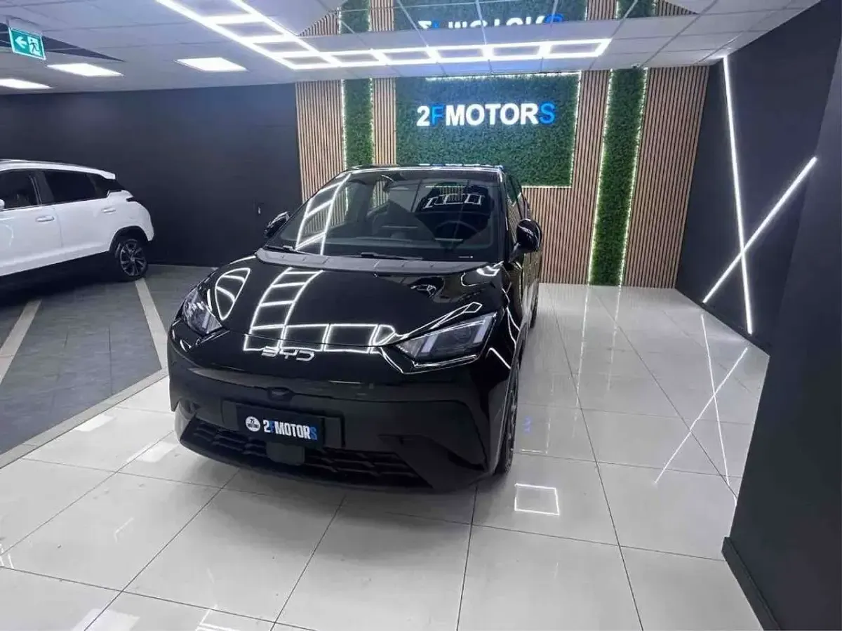 Nuova BYD Dolphin Surf Boost 35 kW (48 CV) 2026 Nero Utilitaria