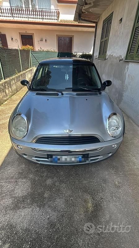 Usata Mini Cooper 116 CV (85 kW) 2004 Grigio Utilitaria