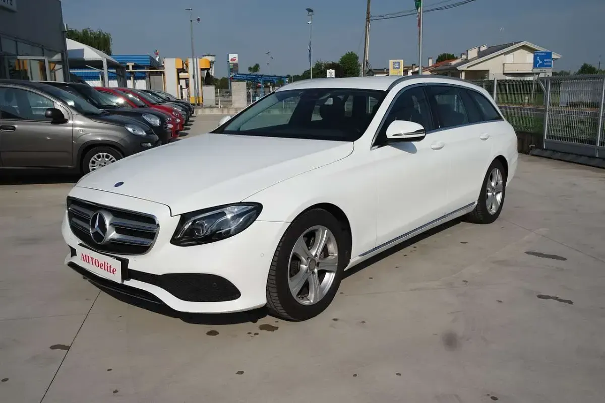 Usata Mercedes E220 194 CV (142 kW) 2017 Bianco Station wagon