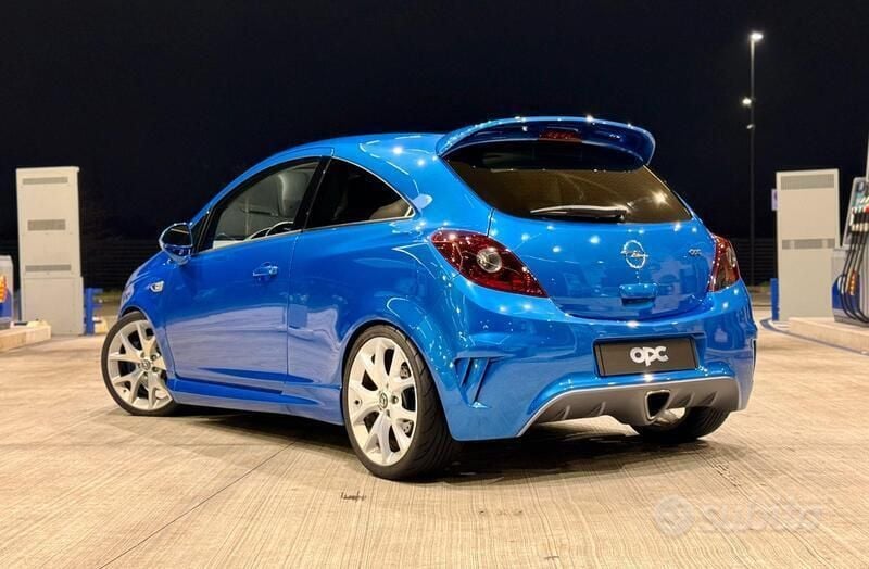 Usata Opel Corsa OPC 325 CV (239 kW) 2010 Blu Utilitaria