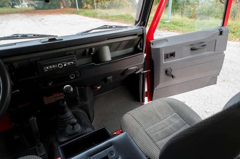Usata Land Rover Defender 113 CV (83 kW) 1995 Rosso SUV
