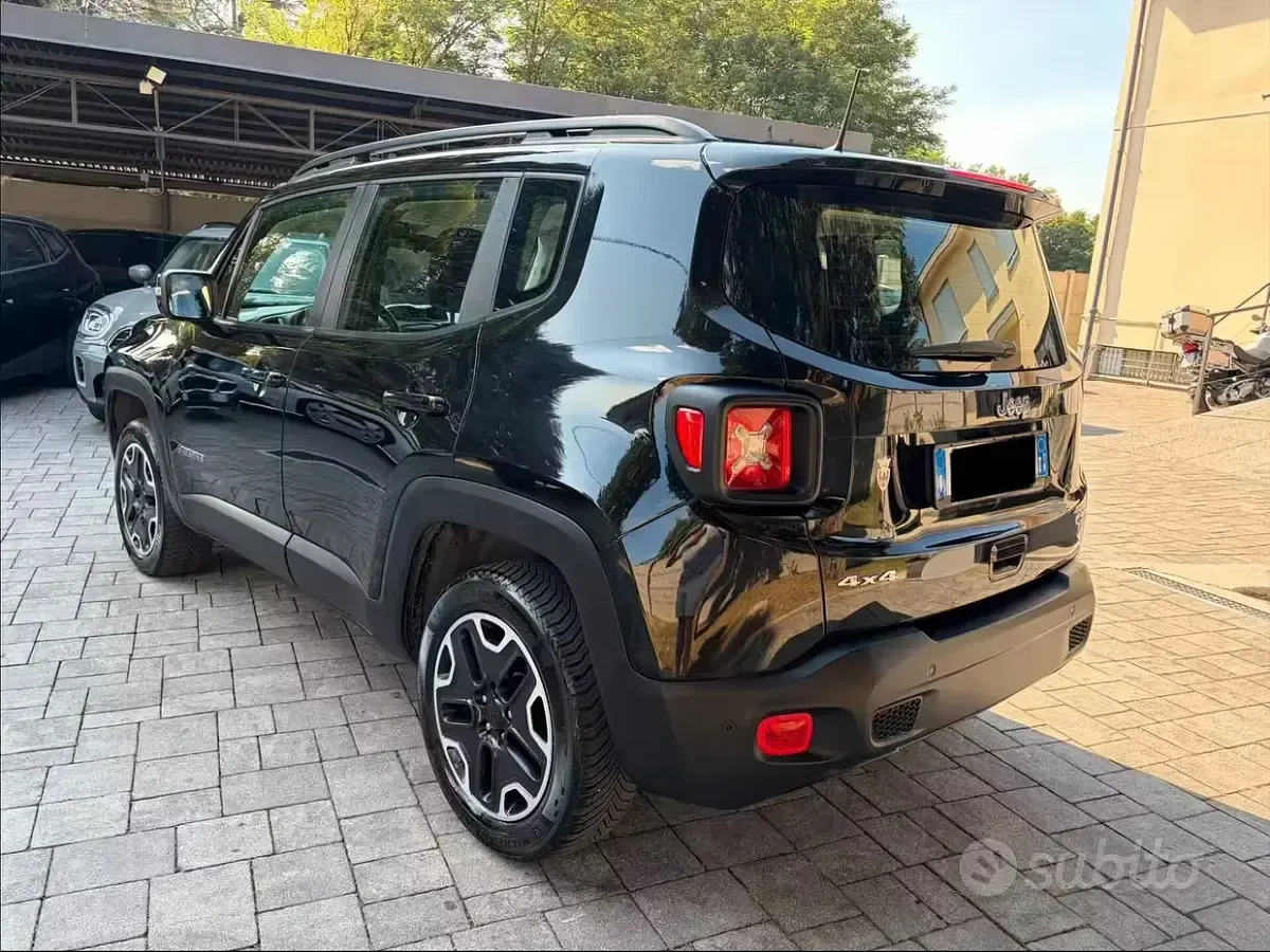 Usata Jeep Renegade Longitude 140 CV (102 kW) 2018 Nero SUV