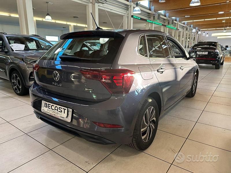 Usata VW Polo Life 95 CV (69 kW) 2025 Grigio scuro metallizzato Utilitaria