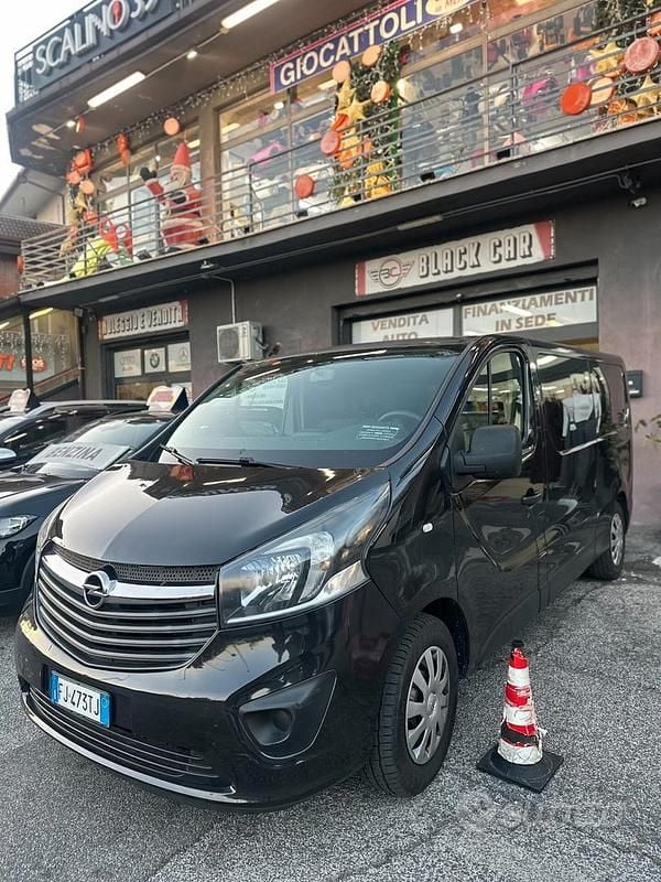Usata Opel Vivaro S 125 CV (91 kW) 2017 Nero Monovolume