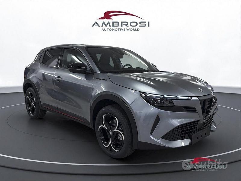 Nuova Alfa Romeo Junior Edizione Speciale 145 CV (106 kW) 2025 Grigio SUV