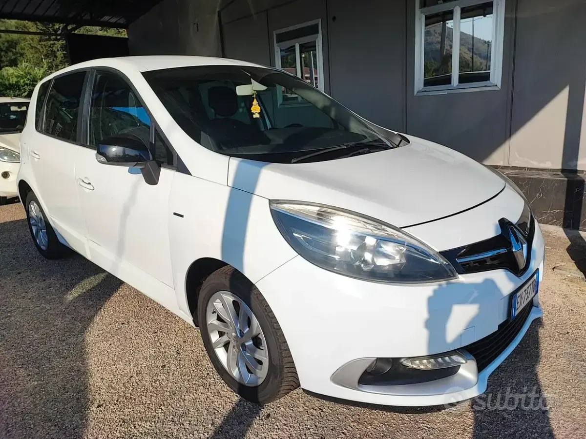 Usata Renault Scénic III LIMITED 95 CV (69 kW) 2014 Bianco Monovolume