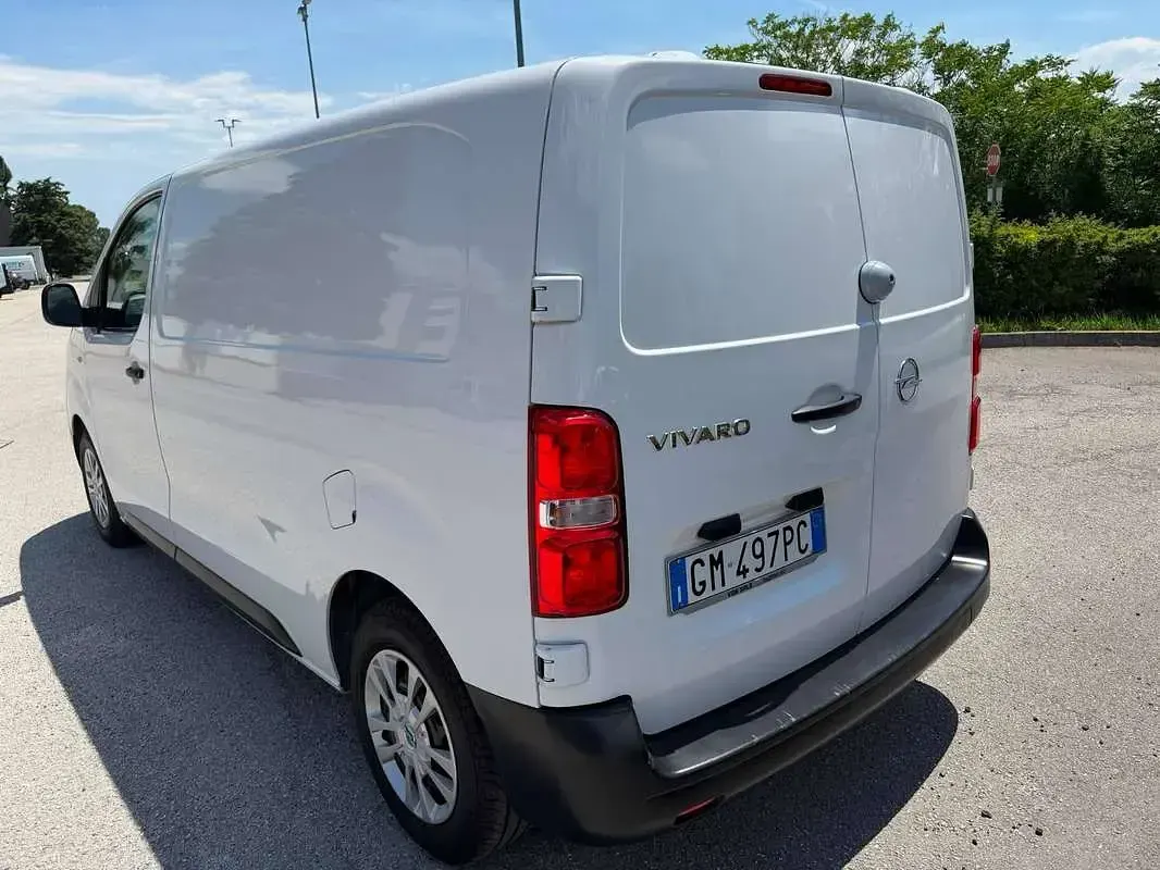 Usata Opel Vivaro-e Combi 120 CV (88 kW) 2023 Bianco Monovolume