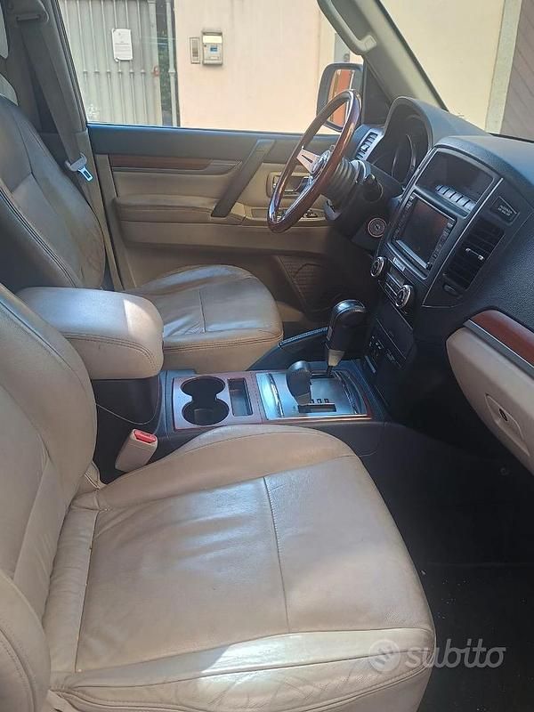 Usata Mitsubishi Pajero Instyle 200 CV (147 kW) 2007 Blu SUV