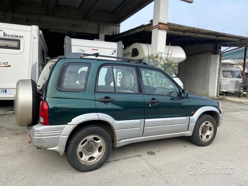 Usata Suzuki Vitara 87 CV (63 kW) 1999 Verde SUV