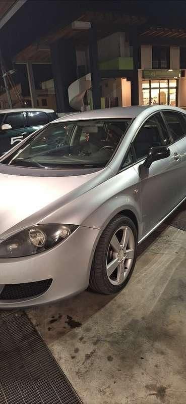 Usado Seat Leon 90 HP (66 kW) 2009 Sedan