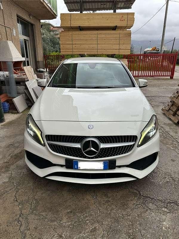 Usata Mercedes A180 Premium 109 CV (80 kW) 2017 Bianco Utilitaria