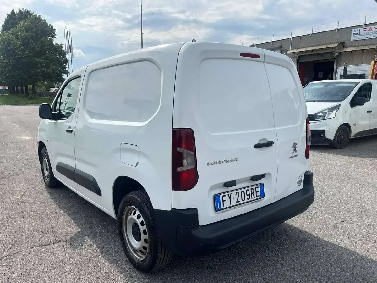 Usata Peugeot TePee Active 99 CV (72 kW) 2019 Bianco Station wagon