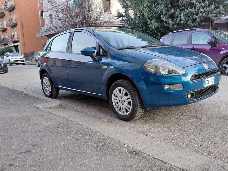 Usata Fiat Punto Pop 69 CV (50 kW) 2013 Blu/azzurro Utilitaria