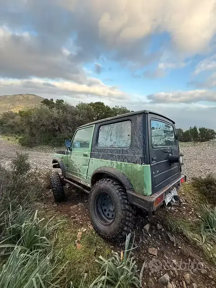 Second-hand Suzuki Samurai 69 CP (50 kW) 1997 Verde SUV
