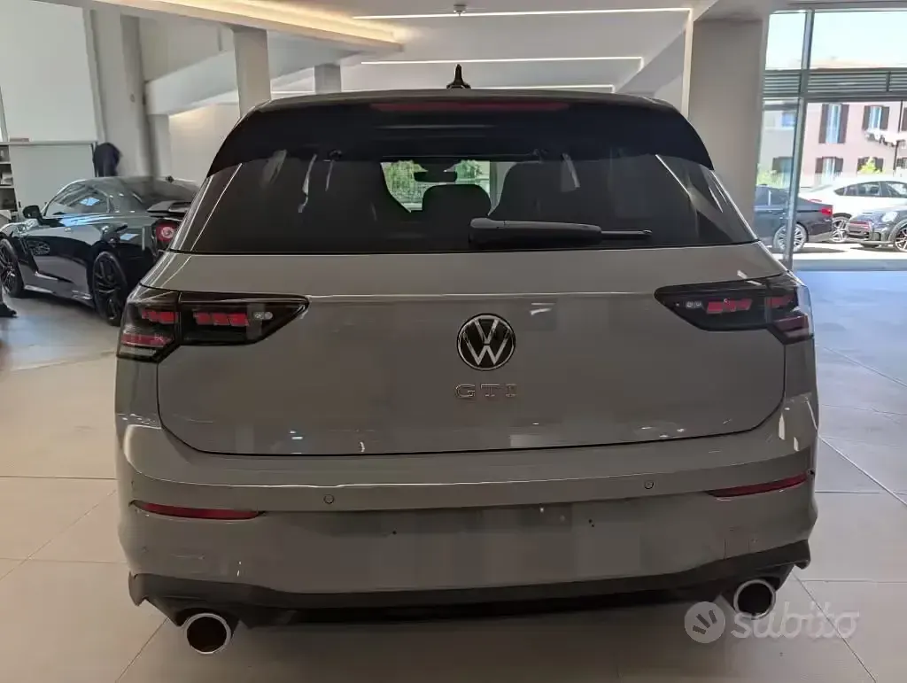 Usata VW Golf VIII GTI 265 CV (194 kW) 2025 Grigio Berlina