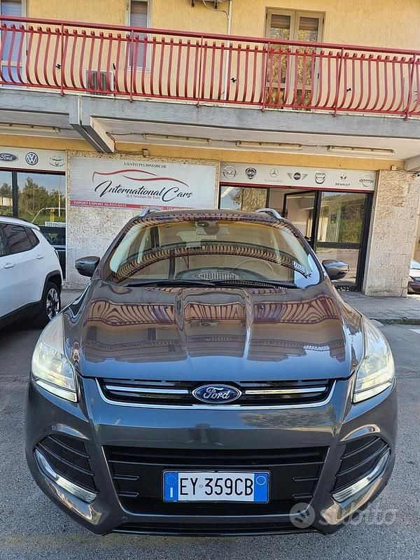 Usata Ford Kuga 150 CV (110 kW) 2015 Grigio SUV