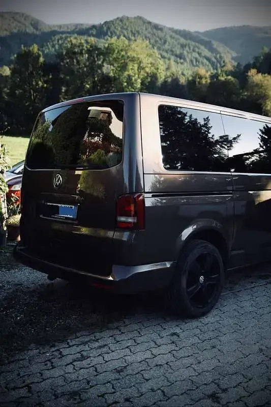 Usata VW T5 Highline 140 CV (102 kW) 2015 Furgone
