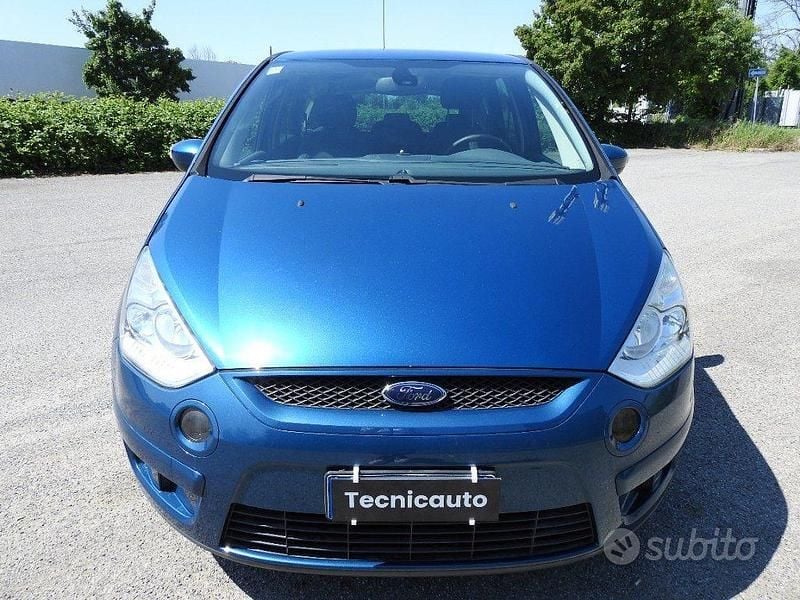 Usata Ford S-MAX Titanium 140 CV (102 kW) 2007 Blu metallizzato Monovolume