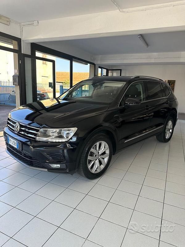 Nero Usata 2018 VW Tiguan Allspace Advance SUV | 18.990 € (Buon prezzo) - Immagine 1/4
