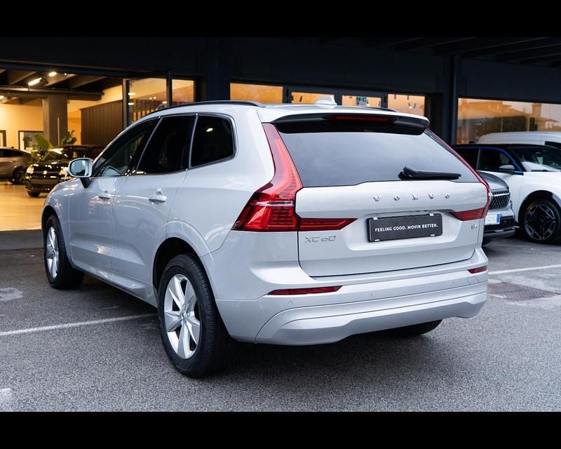 Usata Volvo XC60 Core 197 CV (144 kW) 2023 Grigio chiaro SUV