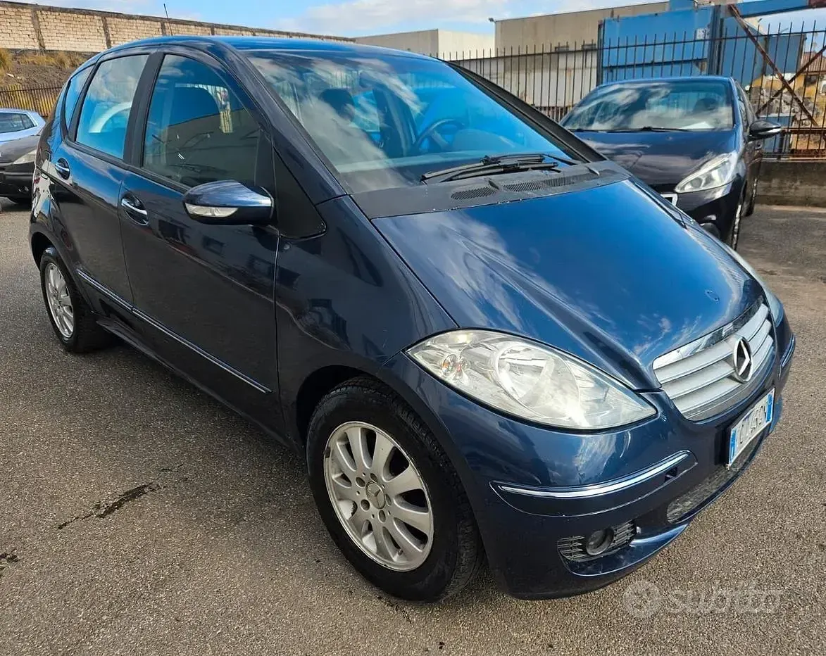 Usata Mercedes A180 Avantgarde Edition 109 CV (80 kW) 2007 Blu/azzurro Berlina