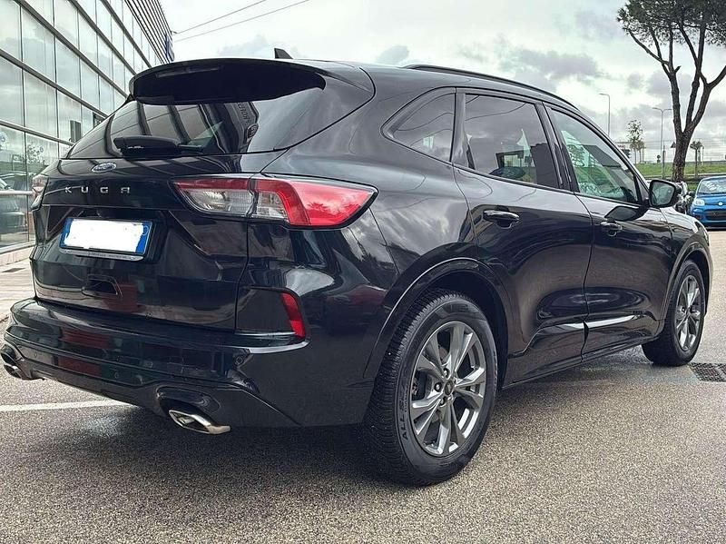 Usata Ford Kuga ST-Line X 120 CV (88 kW) 2022 Agate black SUV