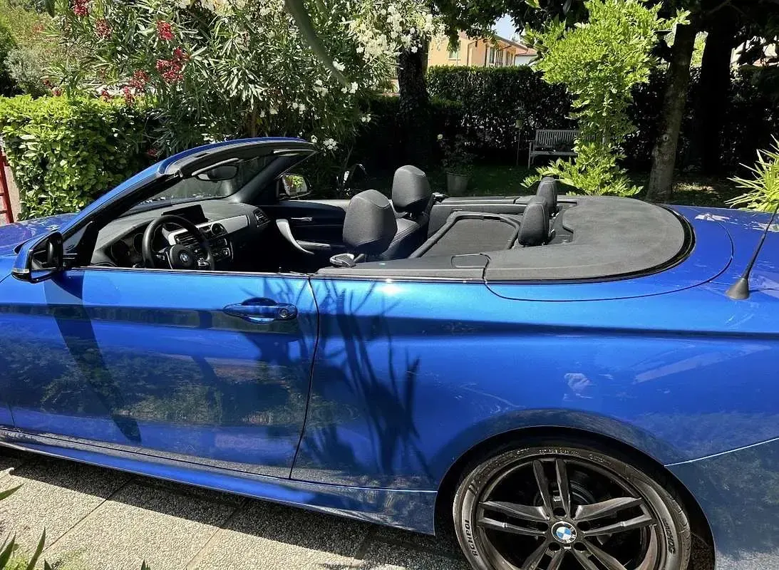 Usata BMW 218 M Sport 136 CV (100 kW) 2018 Blu/azzurro Cabrio