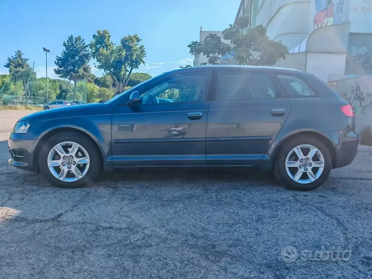 Usata Audi A3 90 CV (66 kW) 2012 Grigio Utilitaria