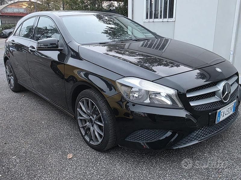 Usata Mercedes A180 122 CV (89 kW) 2015 Nero Berlina