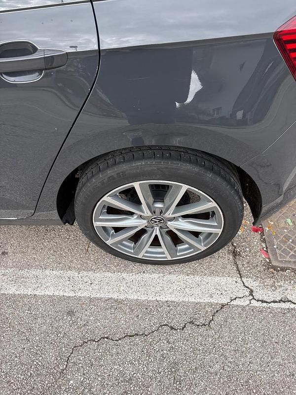 Usata VW Polo 60 CV (44 kW) 2018 Grigio Berlina