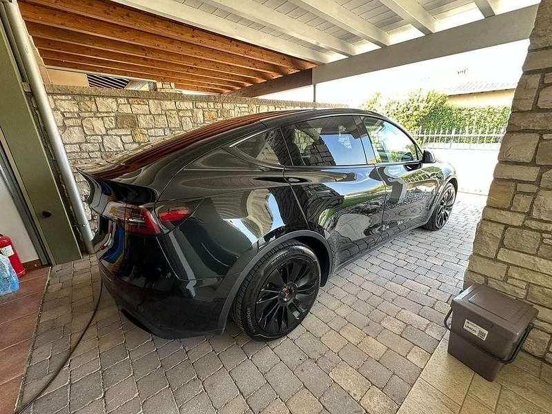Usata Tesla Model Y RWD 88 kW (120 CV) 2022 Nero SUV