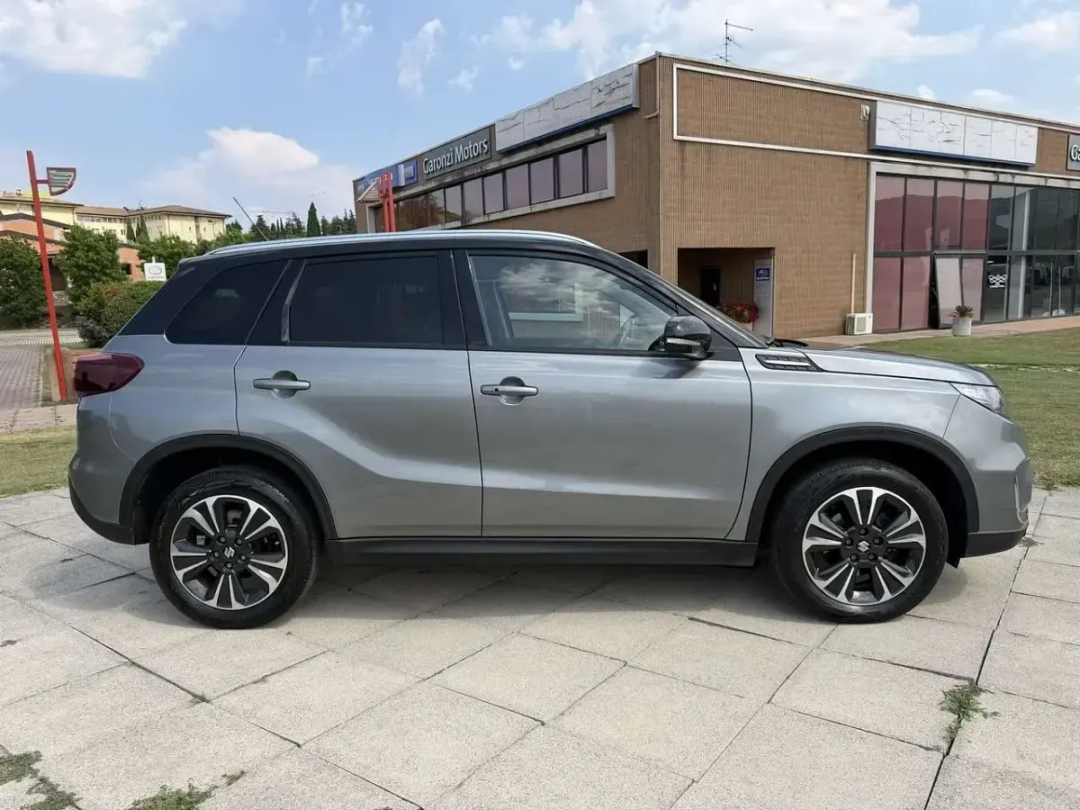 Usata Suzuki Vitara 129 CV (94 kW) 2023 Grigio SUV