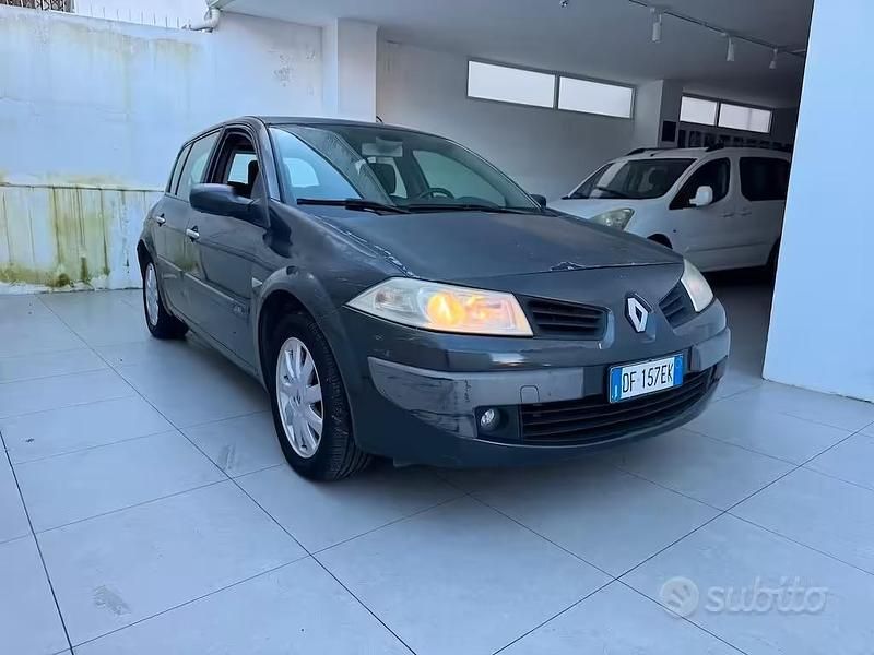 Usata Renault Mégane II Dynamique 106 CV (77 kW) 2007 Grigio Berlina