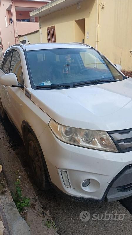 Usata Suzuki Vitara Cool 120 CV (88 kW) 2015 Bianco SUV