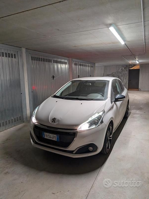 Usata Peugeot 208 2017 Bianco Utilitaria