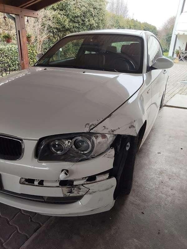 Usata BMW 120 177 CV (130 kW) 2009 Bianco Utilitaria