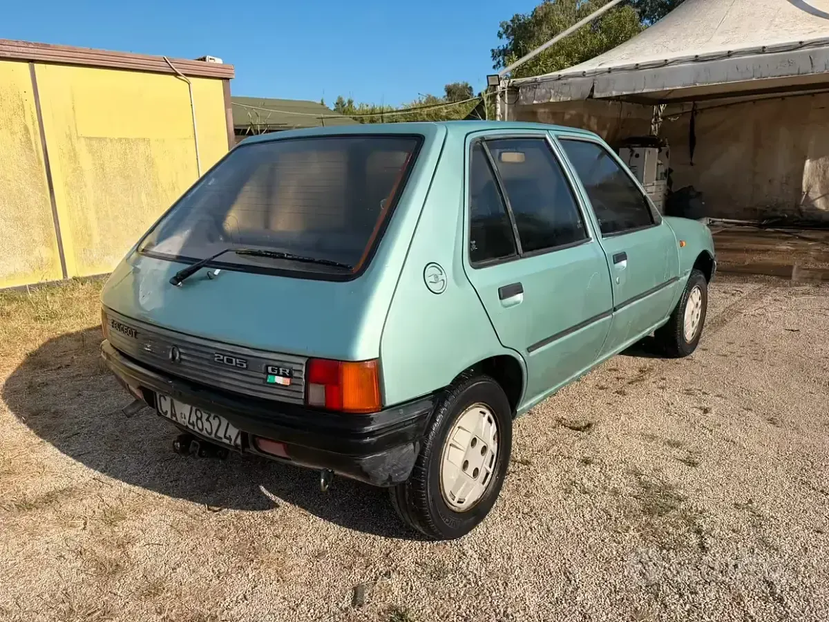 Usata Peugeot 205 49 CV (36 kW) 1985 Utilitaria