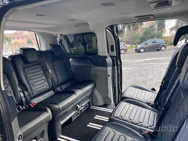 Usata Ford Tourneo Custom Titanium 170 CV (125 kW) 2024 Grigio Furgone