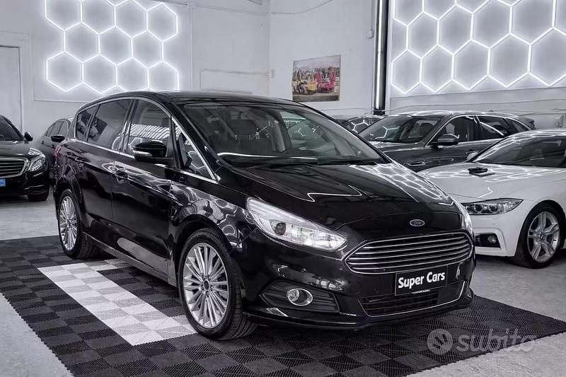 Usata Ford S-MAX Vignale 150 CV (110 kW) 2016 Nero Monovolume
