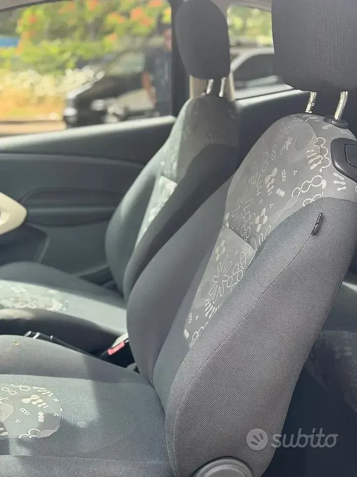 Usata Ford Ka Titanium 69 CV (50 kW) 2015 Nero Berlina