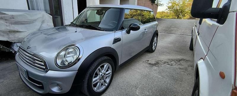 Usata 2010 Mini Cooper D Clubman Station wagon | 4500 € (Buon prezzo) - Immagine 1/4