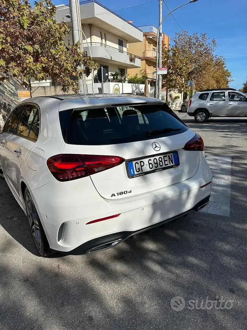 Usata Mercedes 180 AMG line 136 CV (100 kW) 2023 Bianco Berlina
