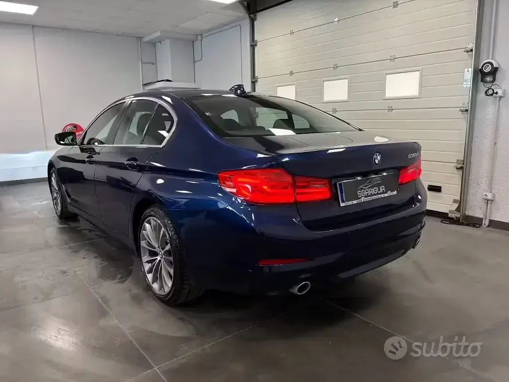 Usado BMW 530 Luxury Line 249 HP (183 kW) 2019 Azul Sedan