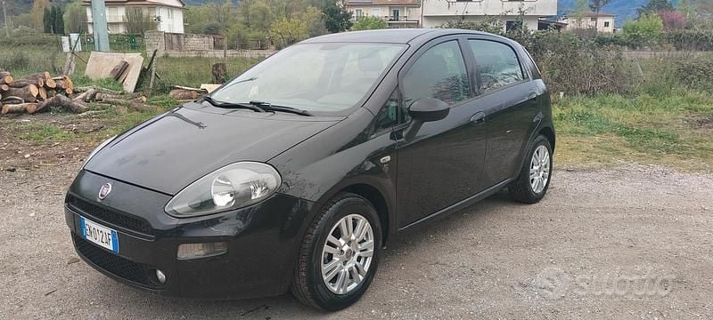 Usata Fiat Punto Pop 77 CV (56 kW) 2013 Nero Utilitaria