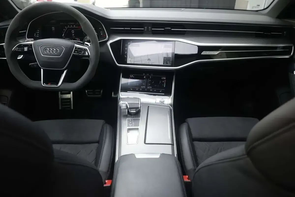 Usata Audi RS7 Ambiente 600 CV (441 kW) 2022 Argento Utilitaria