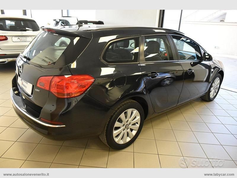 Usata Opel Astra 110 CV (80 kW) 2015 Nero Station wagon