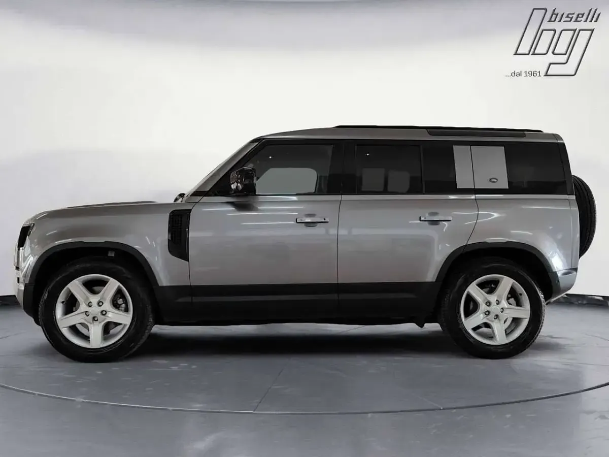 Usata Land Rover Defender SE 200 CV (147 kW) 2022 Eiger grey SUV