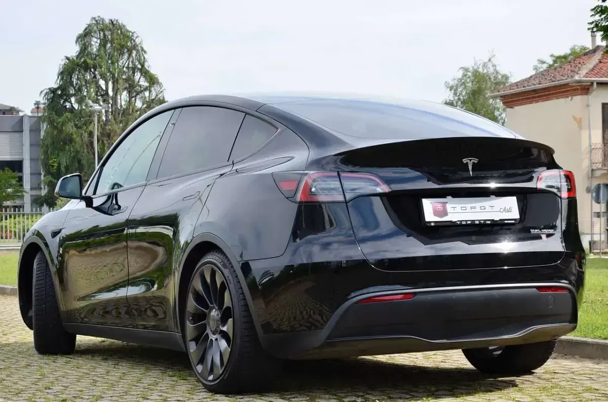 Usata Tesla Model Y Performance 185 kW (252 CV) 2023 Nero SUV