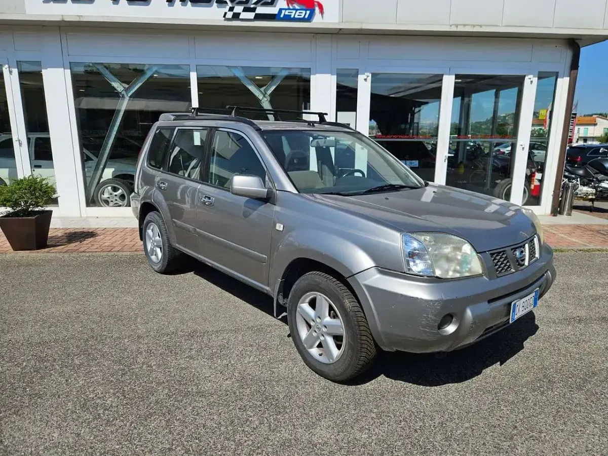 Usata Nissan X-Trail 136 CV (100 kW) 2005 Grigio SUV