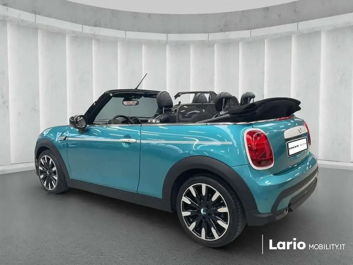 Usata Mini Cooper Cabriolet 136 CV (100 kW) 2023 Caribbean aqua Cabrio